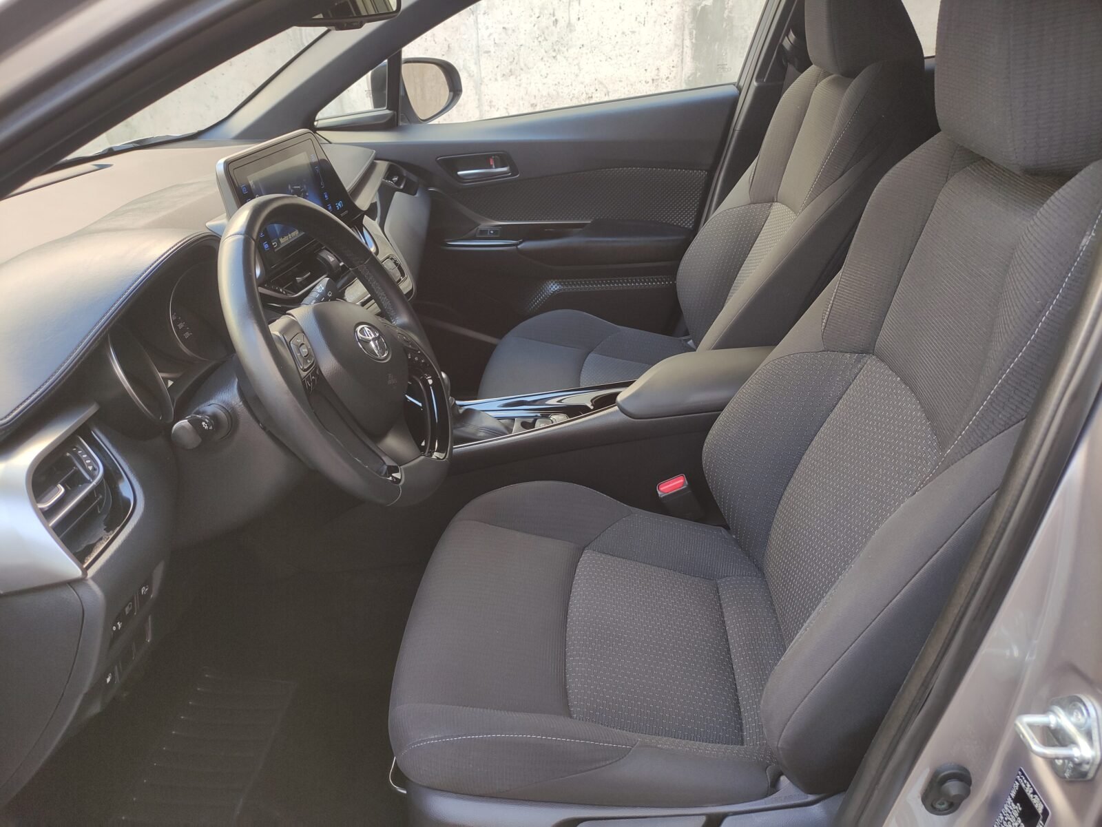TOYOTA C-HR Advance