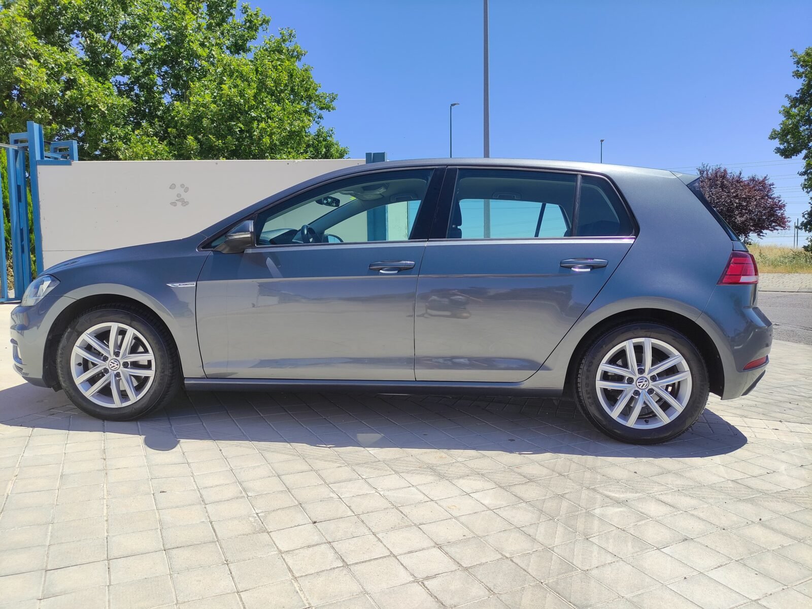 VOLKSWAGEN GOLF Last Edition 