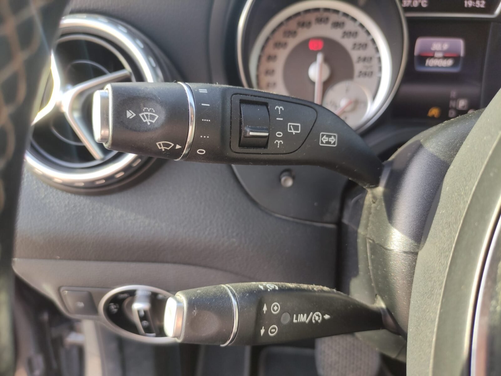 MERCEDES-BENZ CLA GLA 200d Urban