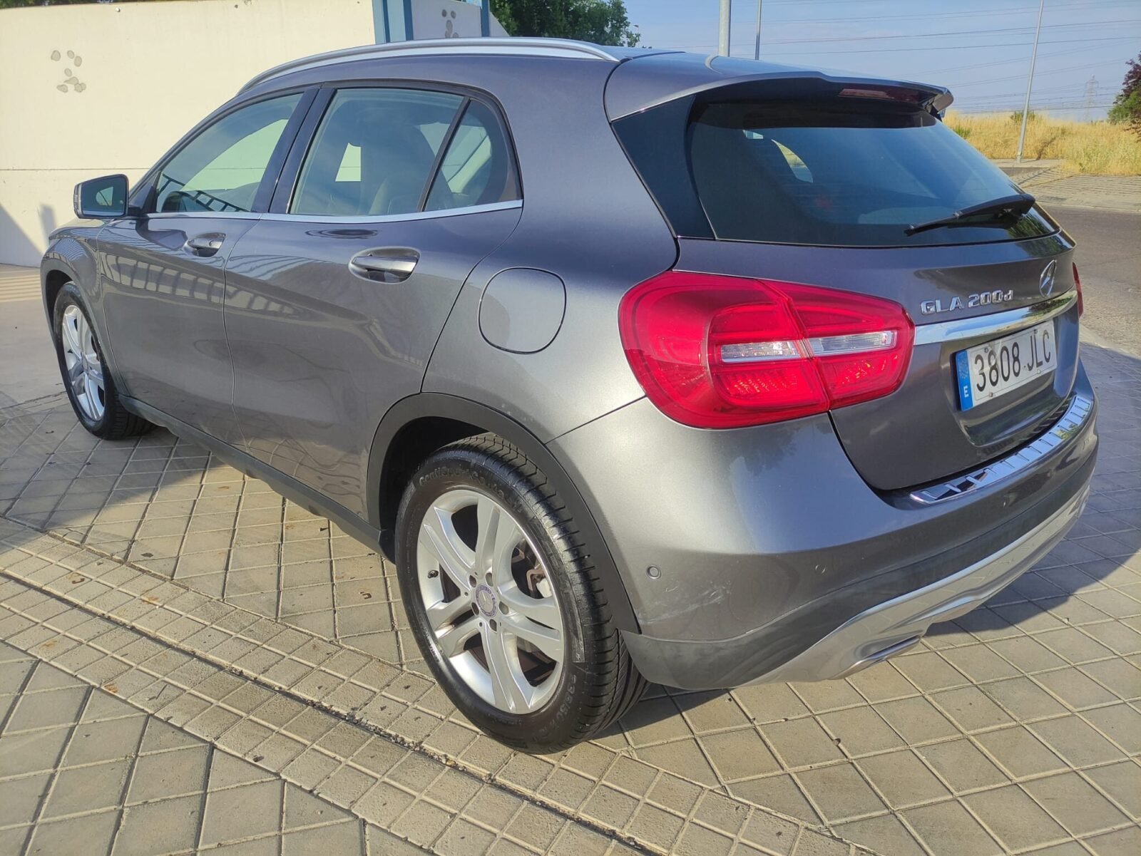 MERCEDES-BENZ CLA GLA 200d Urban
