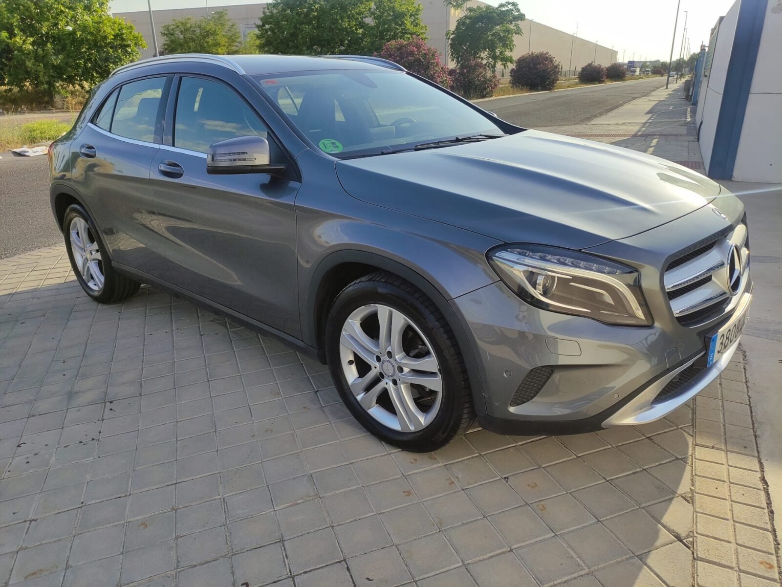 MERCEDES-BENZ CLA GLA 200d Urban