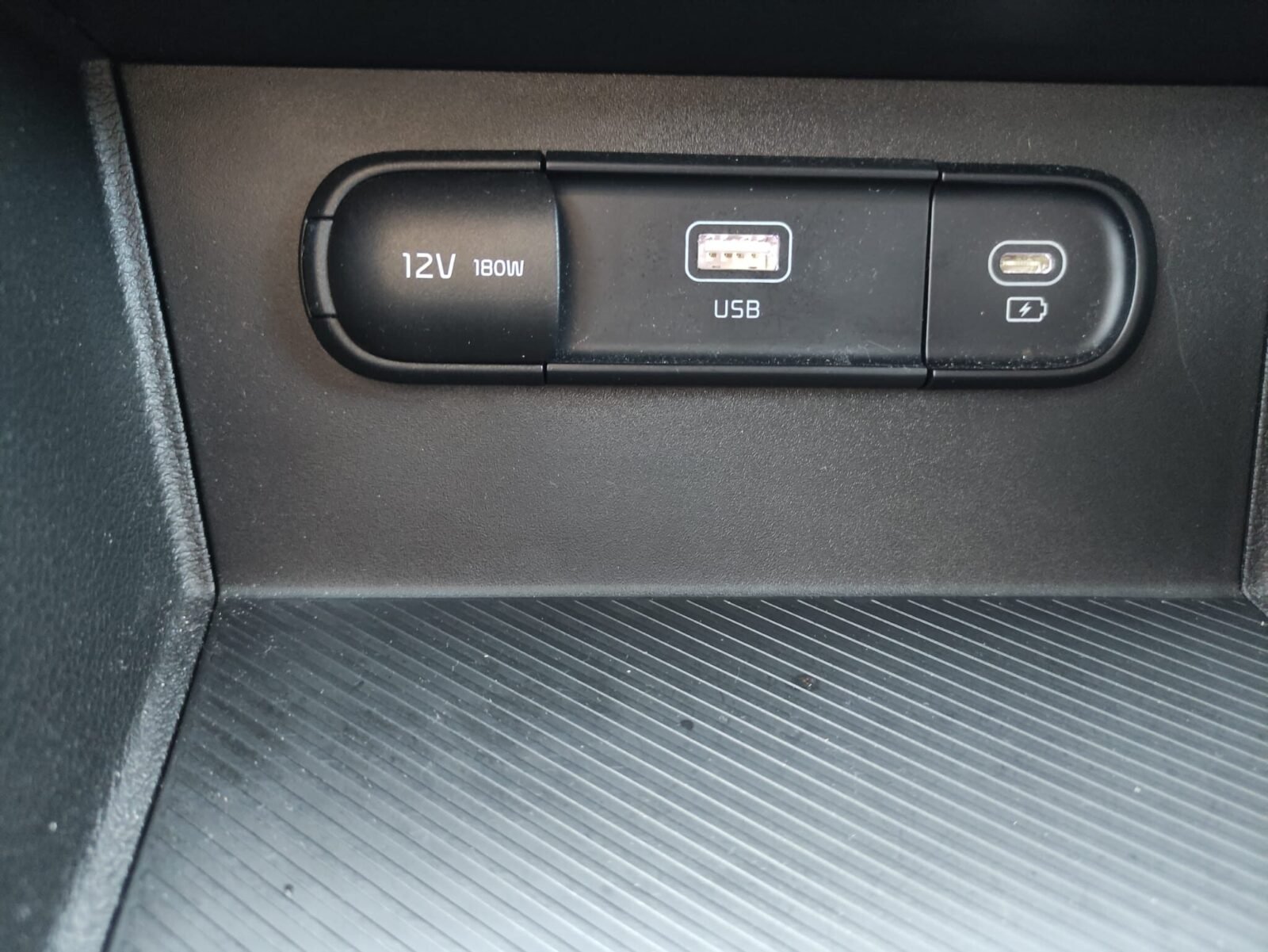 KIA SPORTAGE 1.6 TGDI MHEV Tech 4x2