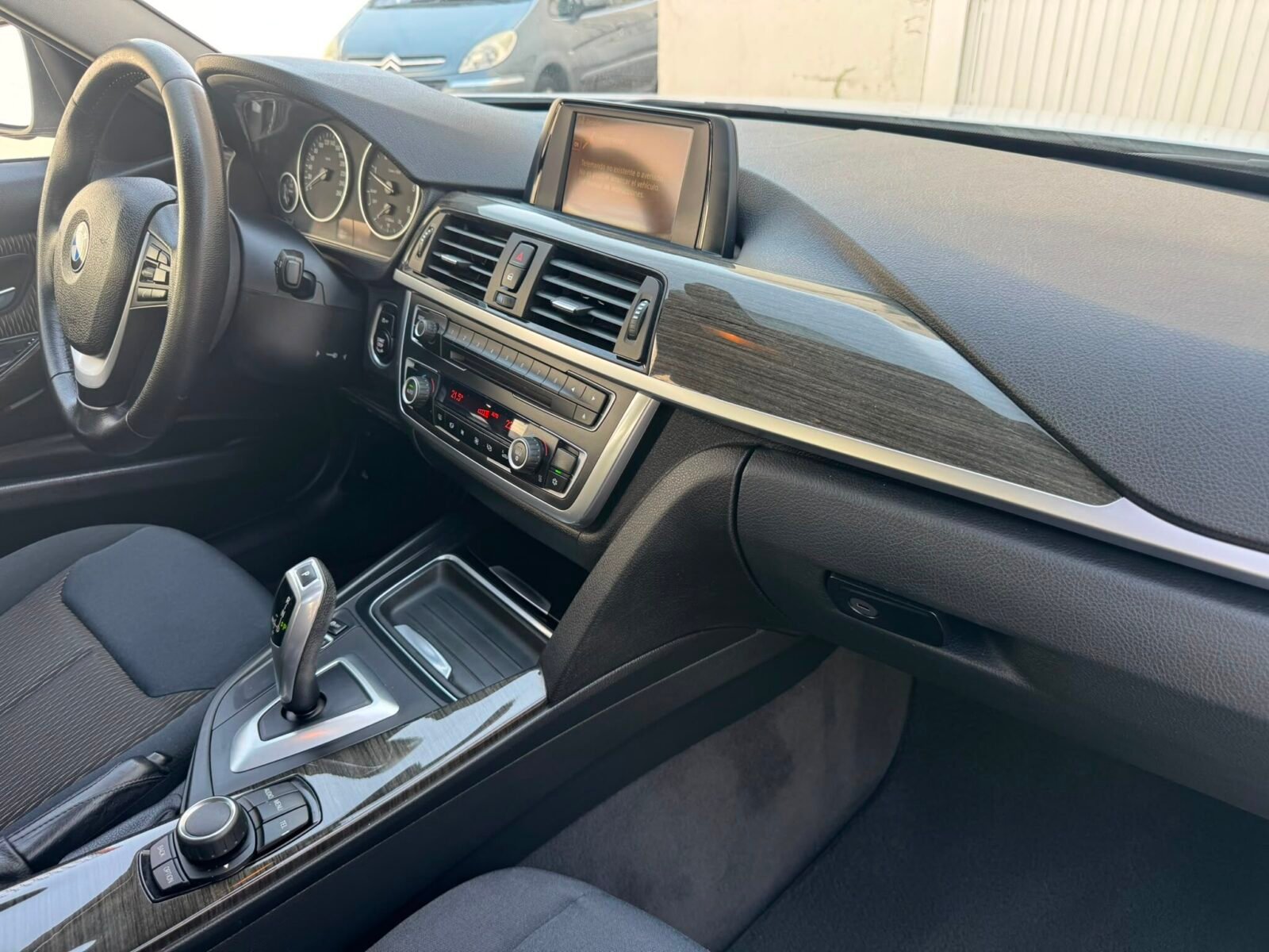 BMW Serie 3 318d luxury
