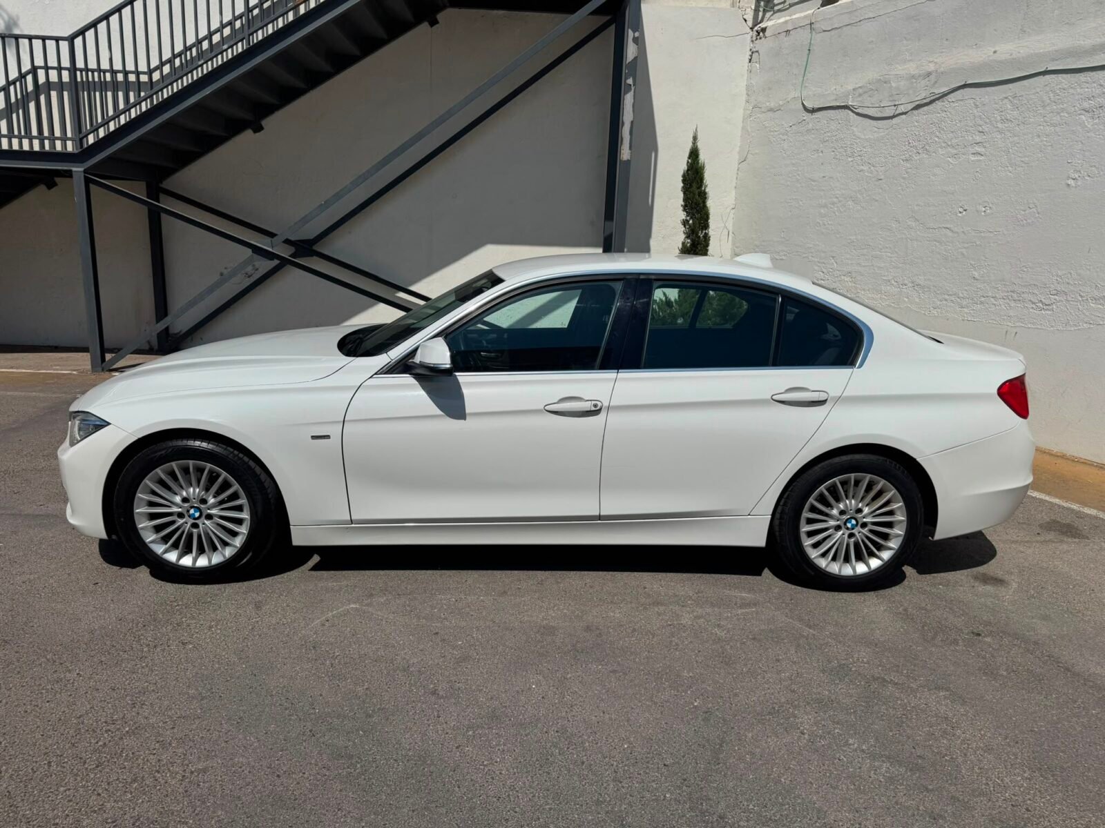 BMW Serie 3 318d luxury