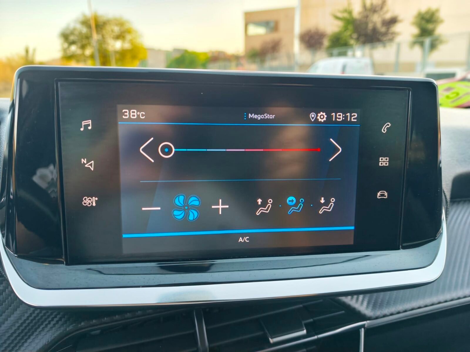 PEUGEOT BlueHDI GT Line
