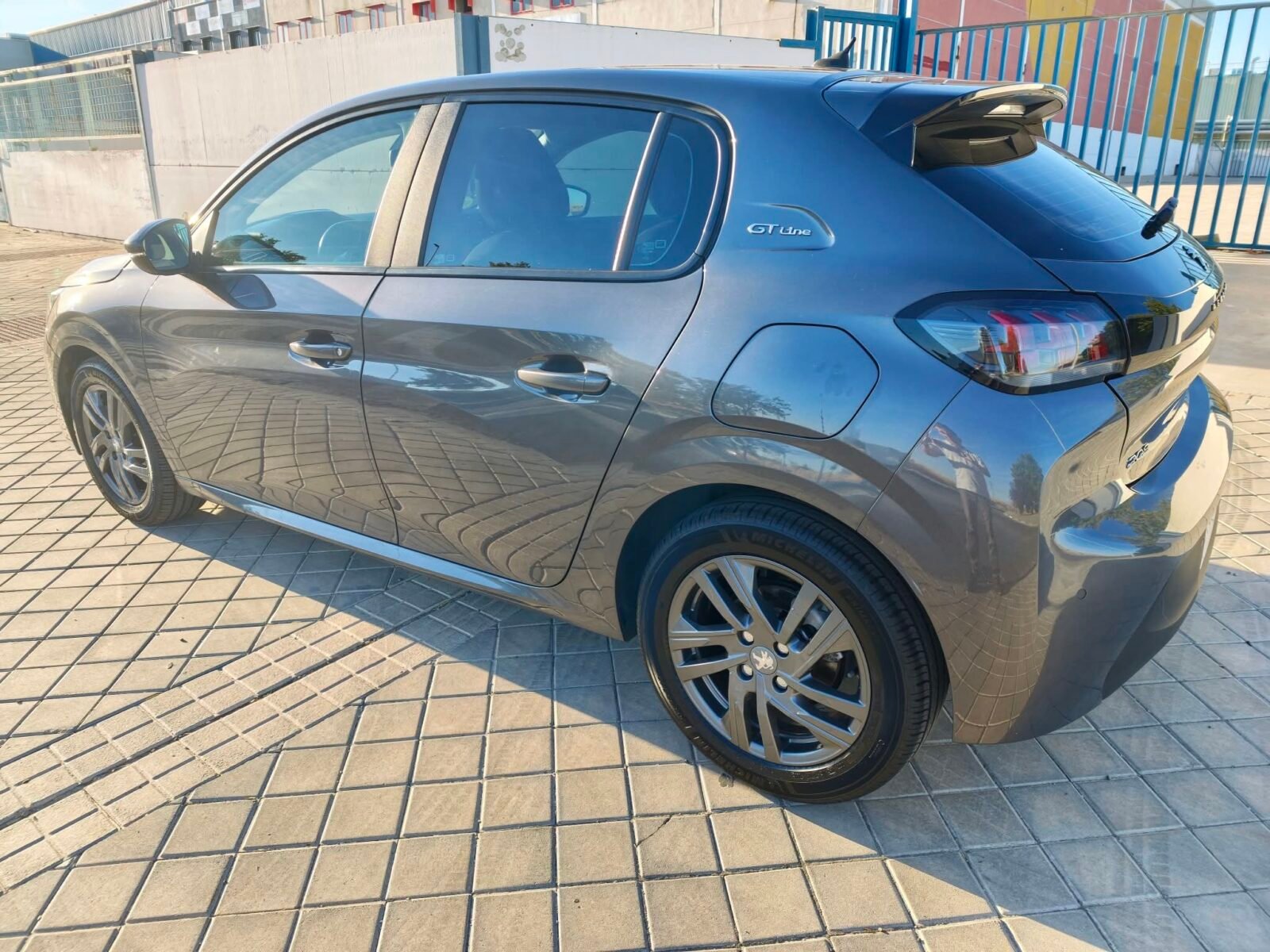 PEUGEOT BlueHDI GT Line