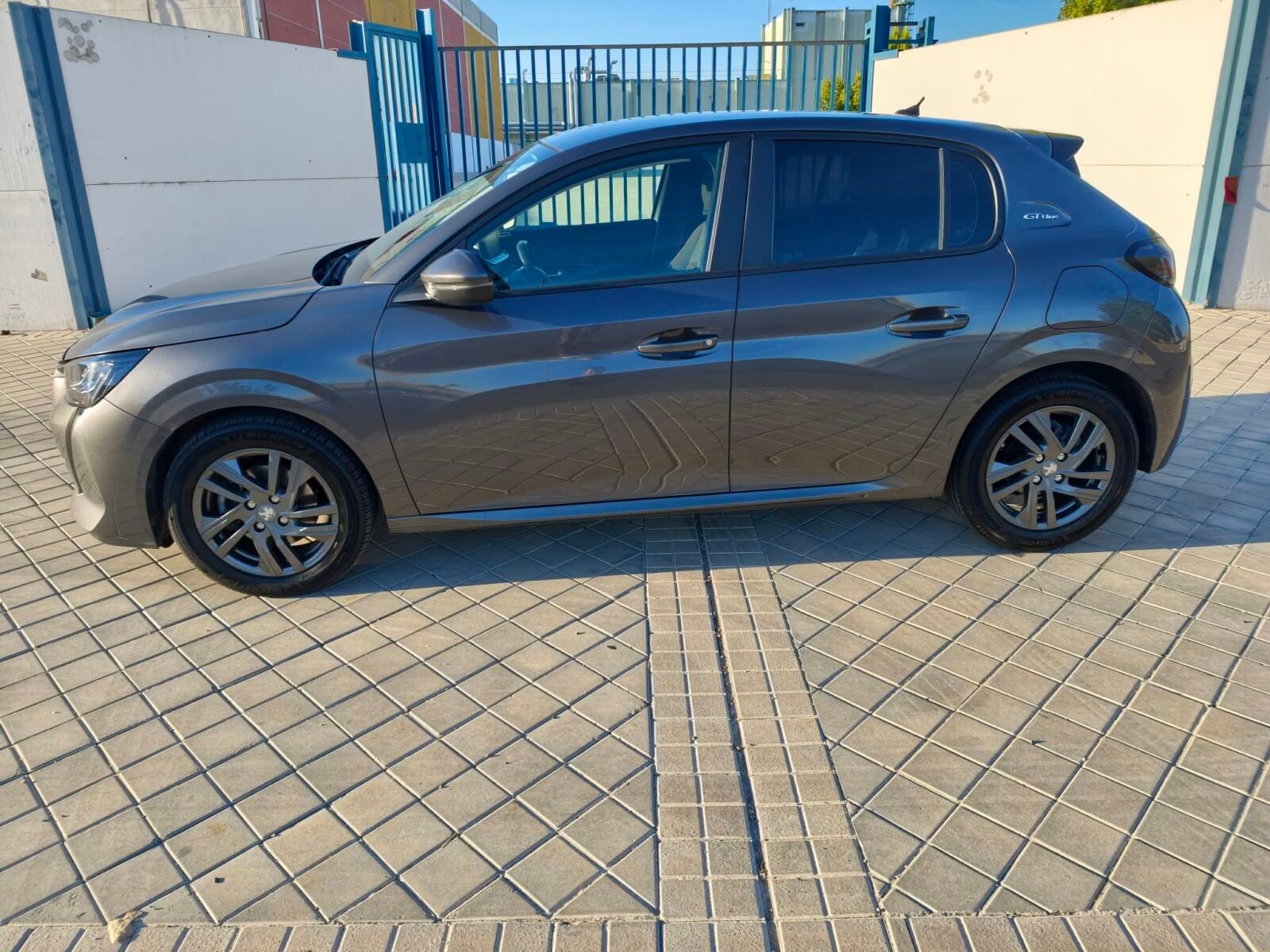 PEUGEOT BlueHDI GT Line